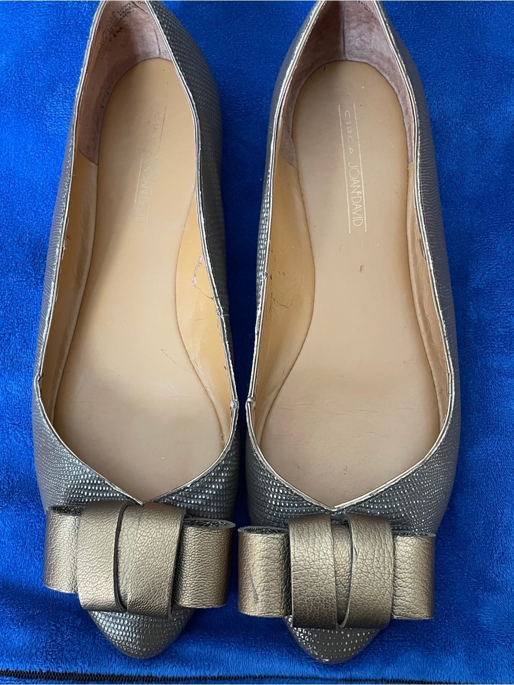 CIRCA JOAN and DAVID Metallic Gold Bow Leather Ballet Flats - Picture 3 of 7